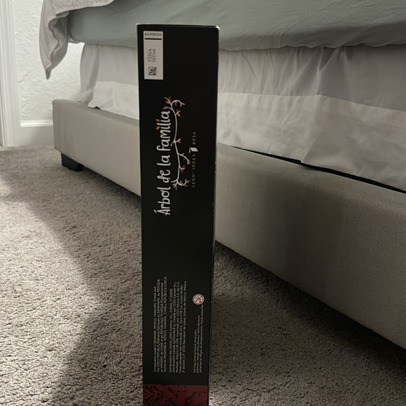 LEGO Ideas Family Tree Building Set (NWT) - Picture 3 of 5